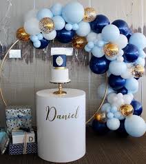 Llena de magia y alegría este día tan especial para tus seres queridos. Arreglo Para Bautizo De Nino Decoracion Fiesta Adultos Ideas De Bautizo Decoraciones De Globos Para Fiesta