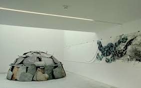 La fondazione merz di torino ospita una collettiva di artiste impegnate in una riflessione su temi e dinamiche dell'epoca attuale. La Fondazione Merz Di Torino
