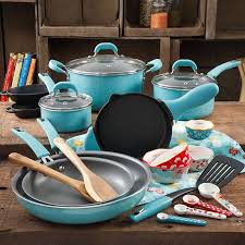 The pioneer woman vintage speckle 10 piece cookware set comes in and neat turquoise color with ten different items. The Pioneer Woman Vintage Speckle Turquoise 24 Piece Cookware Combo Set Pots New Ebay