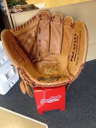 this is a cool baseball glove chair from the rawlings outlet baseball chair baseball room cool bedrooms for boys