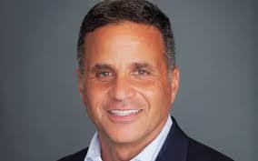 Anna Manz's Instagram, Twitter & Facebook