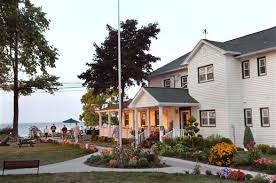 The Lakehouse Inn In Geneva On The Lake Ohio B B Rental Lake Erie Ohio Lake Hotel Camping In Ohio