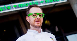Jak dobrze znają swoją mamę? Specjalnie Dla Nas Orzo Z Nowym Menu Tadeusz Muller Opowiada O Weganskich Propozycjach Horecanet Pl Biznes I Newsy Branzy Horeca