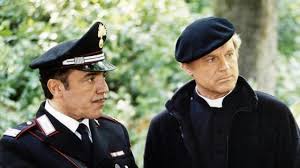 6.682.000 telespettatori, pari al 25.2% di share, con la reazione social impressionante di quasi 30.000 tweet col tag #donmatteo12. Frassica Alla Doppia Data Siciliana Amici Di Don Matteo Presto Nuove Puntate La Repubblica