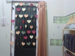 Dalam menghias tampilan dinding kamar tidaklah perlu biaya mahal. Cara Membuat Tirai Pintu Kamar Model Rumah Minimalis 2020