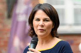 Female fan why are sooooo many black people against it?. Grune Kanzlerkandidatin Baerbock Entschuldigt Sich Fur N Wort In Interview Politik Stuttgarter Nachrichten