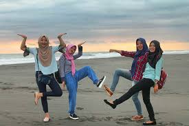 Pantai jetis is situated in sigudi, close to pantai bungso. Pantai Jetis Purworejo Dan Sunset Yang Memesona