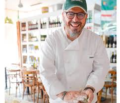 Italianisimo chef donato de santis Cucina Paradiso Donde Esta Y Cual Es La Especialidad Del Resto De Donato De Santis El Jurado Mas Simpatico De Masterchef Celebrity Para Ti