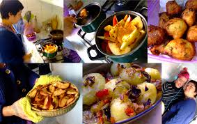 Cocinar es un verbo transitivo que se puede traducir como to cook, y todos los domingos es una frase que se puede traducir como every sunday. Cocinando En Domingo