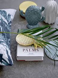 The pineapple (ananas comosus) is a tropical plant with an edible fruit and the most economically significant plant in the family bromeliaceae. Golden Pineapple Tray Les Gifts