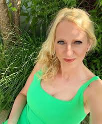 Hello happy family I wish you all the best 🙏 🥳