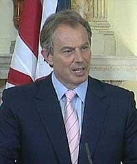 Tony Blair manar britterna till lugn