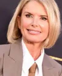 Diana Moeller's Instagram, Twitter & Facebook