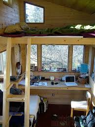 Different Bed Orientation Than What I Typically See Like The Offset Stairs Tiny House Interieur Maison Et Mini Maison