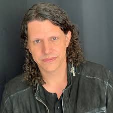 Daniel Rowland's Instagram, Twitter & Facebook