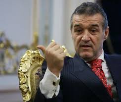 Pentru că el nu se uită la bani atunci când este vorba de haine. Are De Unde Gigi Becali CheltuieÈ™te O Avere De Cate Ori Iese La CumpÄƒrÄƒturi Evenimentul Zilei