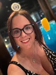 Sarah Atkin's Instagram, Twitter & Facebook