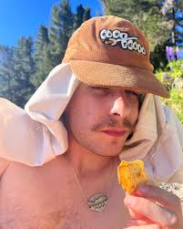 Imagine losing street of the week 2005 week 4 to EDGAR ST. How  embarrassing, how embarrassing.