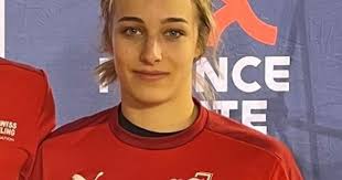 Annatina Lippuner kämpfte erstmals in olympischer Gewichtsklasse und  verletzte sich