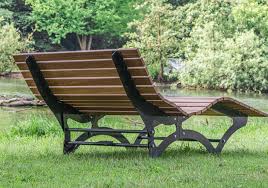 Yuuiklle garten lounge sofa gartenliege gartenmöbel lounge, sonnenliege gartenmöbel relaxliege, eignet für terrasse, garten oder wintergarten, palettensofa mit grauen kissen kiefernholz. Liegeland Holzliegen Und Outdoor Mobel Aus Dem Sauerland