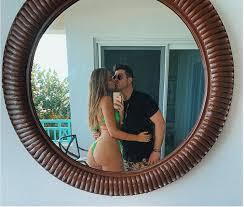 Mirror picture poses for couples. Bikini Clad April Love Geary Poses For Steamy Mirror Selfie As She Locks Lips With Her Fiance Robin Thicke Photos