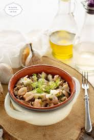 Il cibo può essere un valore culturale? Insalata Di Lumaconi Di Mare Antipasto Freddo Di Mare Cibo Etnico Antipasti Freddi Insalate