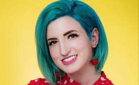 Elizabeth Anspach's Instagram, Twitter & Facebook