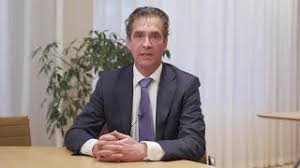 Hij volgt tamara van ark op, die op haar beurt de oververmoeide bruno bruins als minister voor medische zorg en sport vervangt. Video Staatssecretaris Bas Van T Wout Szw Feliciteert Bdko Met 15 Jarig Jubileum Kinderopvangtotaal