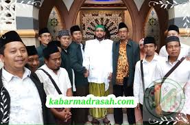 Habib syech bin abdul qodir assegaf. Habib Syech Bin Abdul Qodir Assegaf Doakan Madrasah Undaan Kudus