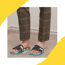 Top 10 Des Claquettes De Piscine Luxe Et Tendance Achetez en ligne les articles signés versace. claquettes de piscine luxe et tendance