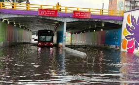 Fuertes lluvias provocan inundaciones en CDMX