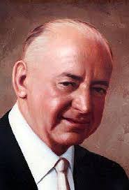 Andrew Aronoff's Instagram, Twitter & Facebook