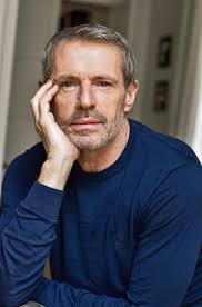 Lambert Wilson « J'aspire au calme, mais je m'ennuie très vite... »
