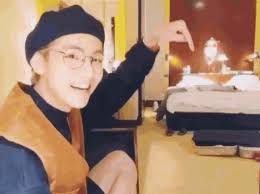 Vhoperssssssssss (its weird to call it vopers lmao). Bts Jhope Gif Bts Jhope Taehyung Discover Share Gifs