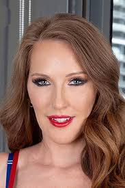 Kat Marie's Instagram, Twitter & Facebook