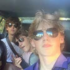 Diana Cheyne's Instagram, Twitter & Facebook