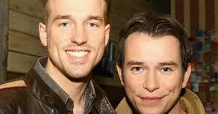 Andy Cowles's Instagram, Twitter & Facebook