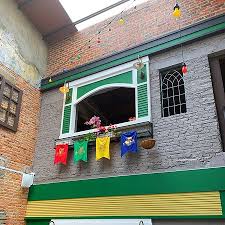 Pastalarının erkenden bittiği harry potter temalı cafe. Platform 9 1 2 Cafe Ipoh Restaurant Reviews Photos Tripadvisor