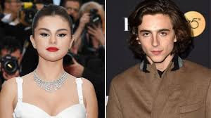 Andrew freund sits down with selena gomez to talk about her new album revival, her new film hotel transylvania 2, and about her journey! Virales Kuss Video Ist Das Etwa Selena Gomez Neuer Freund Promiflash De