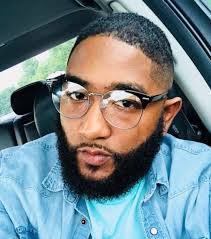 Arnold Eason's Instagram, Twitter & Facebook