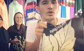 Lagu raya aliff syukri trending di ruclip!! Aliff Syukri Bengang Tudung Diciplak Di Vietnam