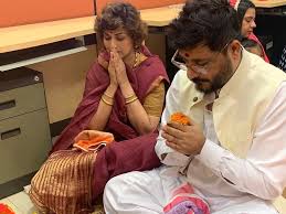 They were dating for 10 months after getting. Sonali Bendre Celebrates Dhanteras With Her Husband In These Pictures The Indian Wire
