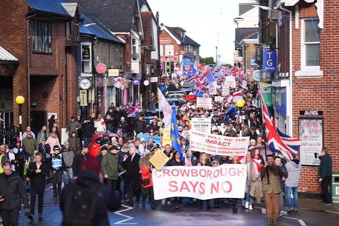 Migrant crisis: Crowborough resident accuses Labour of 'tearing the fabric  of Britain apart' with asylum strategy