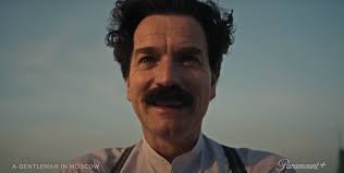 No es Zack, ni tampoco Cody, pero Ewan McGregor también se pasará su vida  en un hotel: no te pierdas 'Un caballero en Moscú' en SkyShowtime