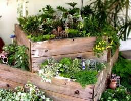 41 Idee Per Un Piccolo Giardino Il Design Con Poco Spazio Decorazione Decorazioneaula Decorazio In 2020 Miniature Garden Garden Inspiration Small Space Gardening