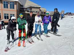 Let's welcome our new members! A reminder to everyone that in order to join  you must Answer all questions and name a valid favorite mountain as well as  agree to our rules.