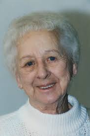 Maxine Lovett's Instagram, Twitter & Facebook