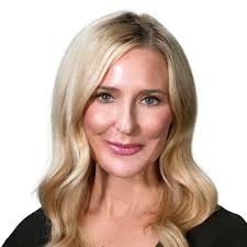 Anita Roman's Instagram, Twitter & Facebook