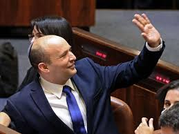 Bennett was born in haifa on march 25 bennett attended a chabad preschool when his family lived in montreal and a religious high school. S2cxjdpgblw Cm