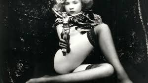 Mama regizoarei Eva Ionesco, condamnata la plata unor daune pentru  fotografiile porno cu fiica ei - Știrile ProTV